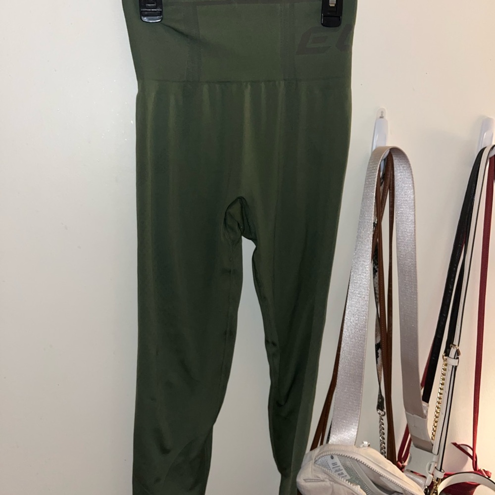4 pair ECHT leggings